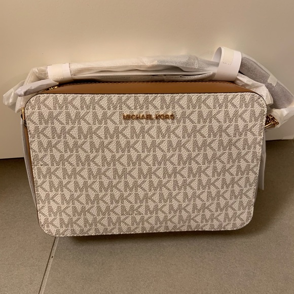 Michael Kors Handbags - Michael kors Ginny crossbody in vanilla an…